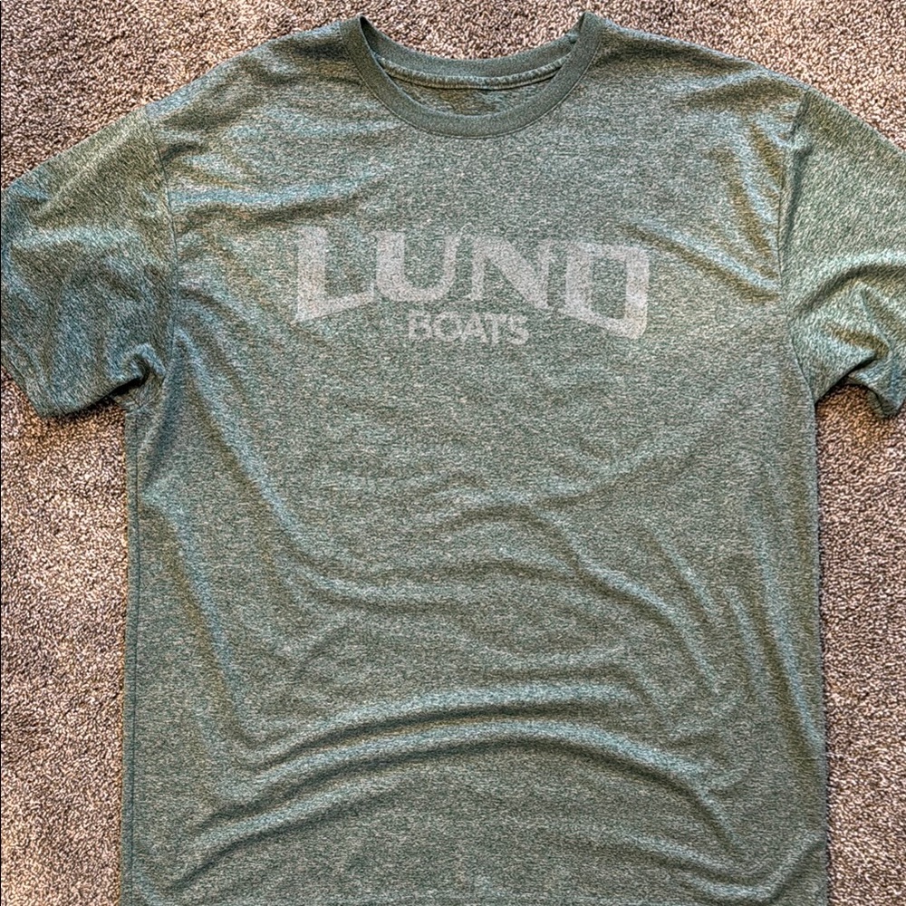 Lund boats T-shirt size L